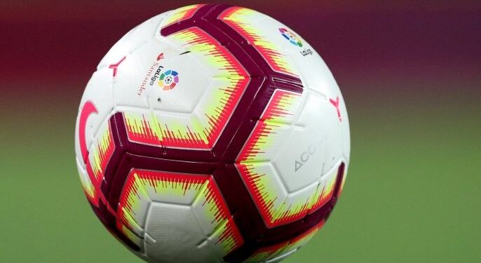 صراع الصدارة يشتعل في الليغا وبرشلونة يستعد لحسم اللقب أمام ريال مدريد