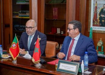 قيوح يوقع اتفاقا مع البرتغال ينهي تعقيدات رخص السياقة للمغاربة المقيمين بلشبونة