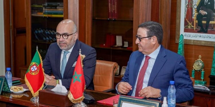 قيوح يوقع اتفاقا مع البرتغال ينهي تعقيدات رخص السياقة للمغاربة المقيمين بلشبونة
